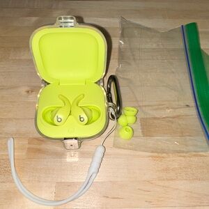 Beats Fit Pro Noise Canceling Earbuds with case